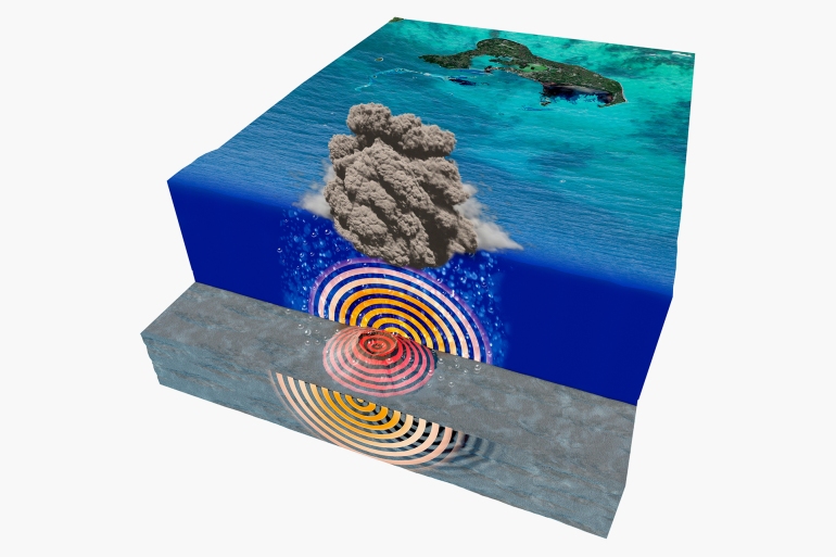انفجار بركان هونغا تونغا في قاع المحيط العام الماضي وصف بكونه أقوى انفجار طبيعي منذ أكثر من قرن (شترستوك)