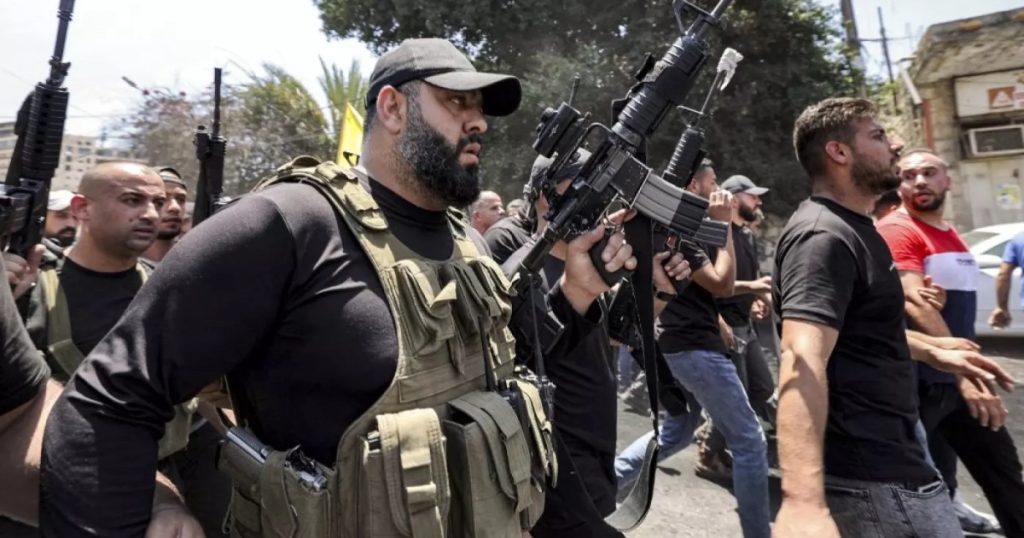 جيل سئم الجميع.. الأوبزرفر: شباب الضفة الغربية غاضب