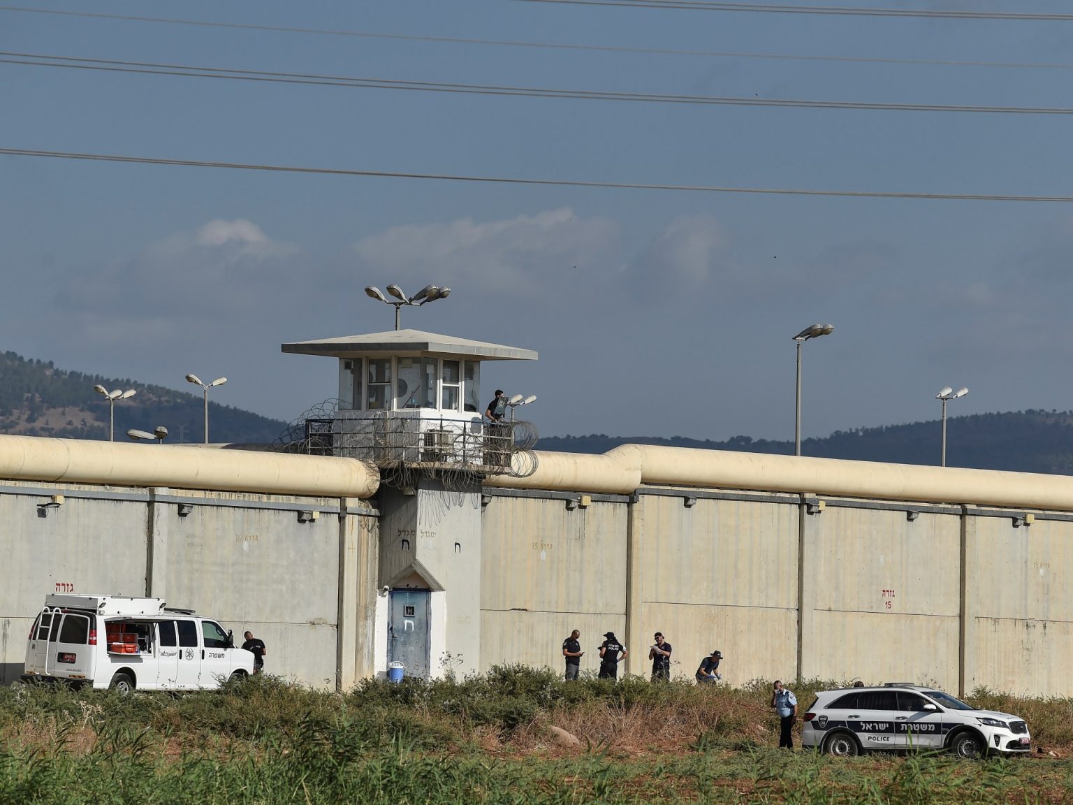 الاحتلال ينهي إجراءات الإفراج عن 39 أسيرا فلسطينيا