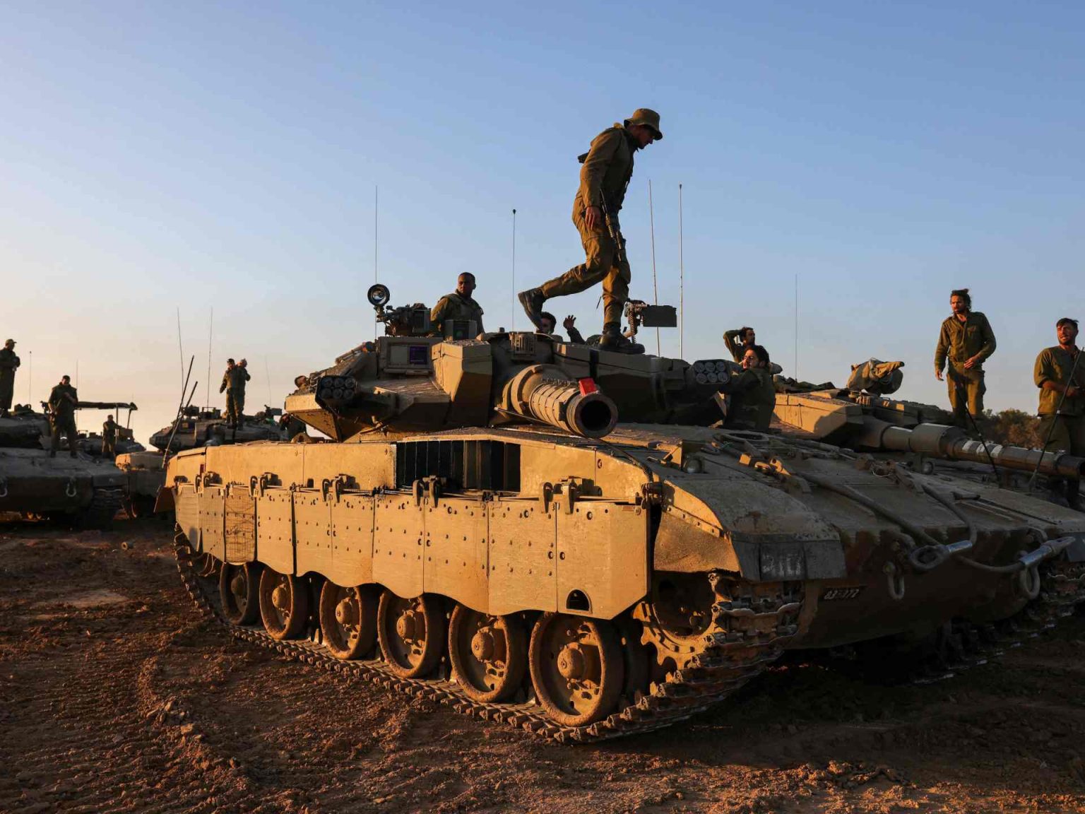 الاحتلال يقر خططا لاستئناف الهجوم البري على غزة