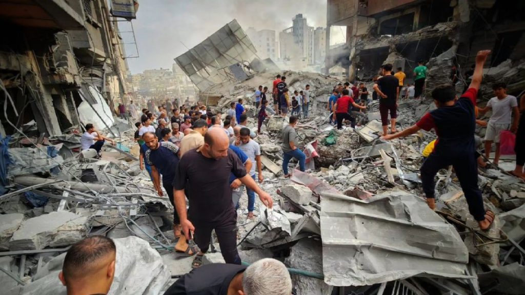 تايمز: سكان غزة لا يعرفون وجهتهم المقبلة في رحلة النزوح