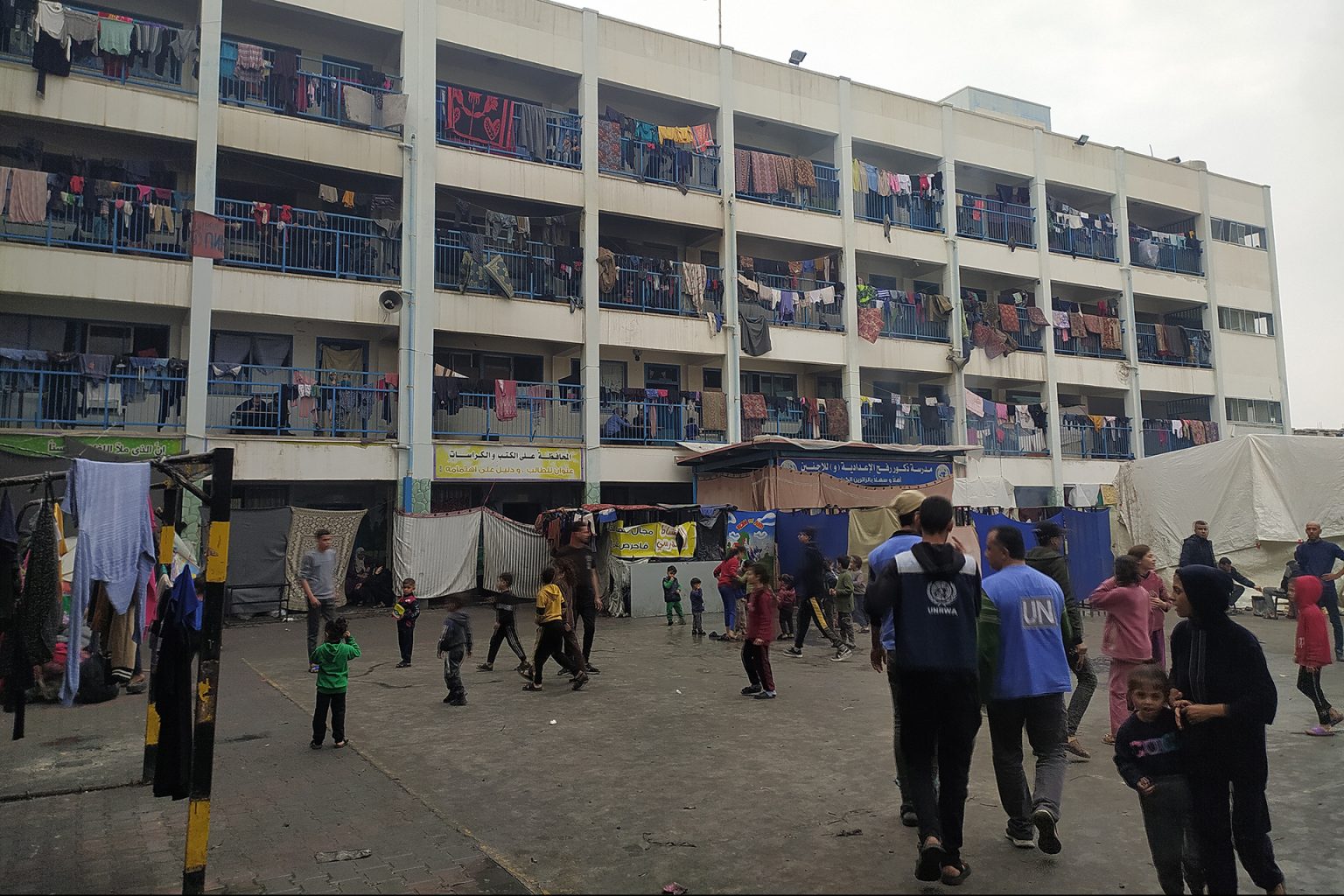 تشديد الحصار والتجويع ..أطفال غزة من ينجو من القصف يقضي جوعا