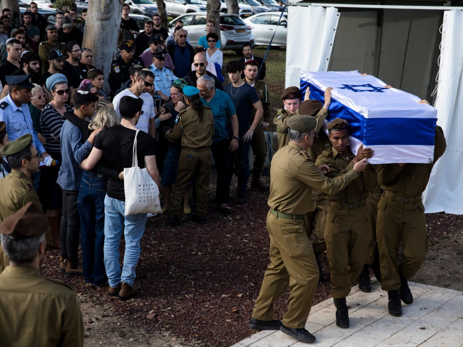 تحت ضربات المقاومة.. الجيش الإسرائيلي يعزل قائدا بلواء غولاني