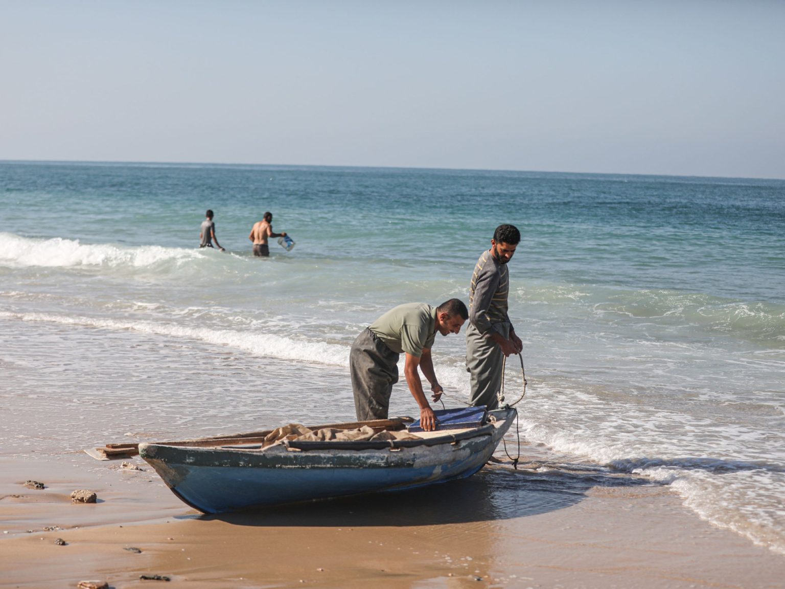 على شواطئ غزة.. حرب أخرى تشنها إسرائيل على الصيادين