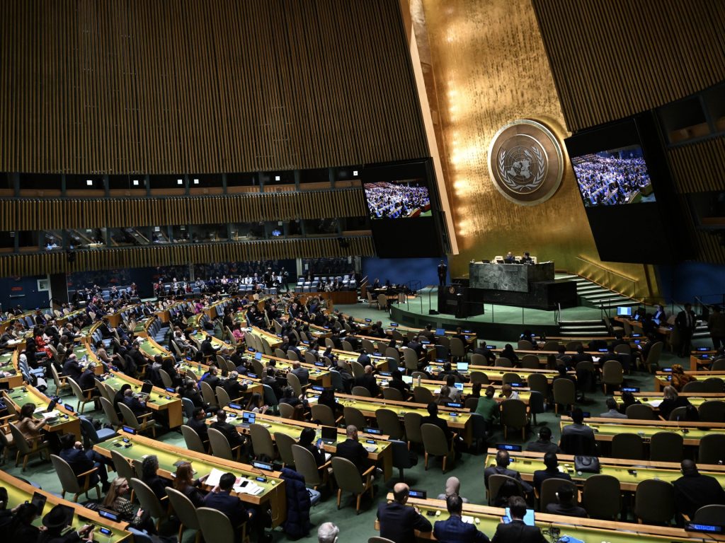الجمعية العامة تطالب بوقف فوري إنساني لإطلاق النار بغزة