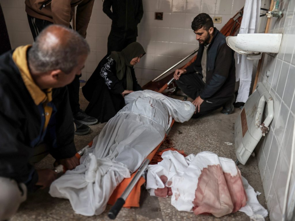 عشرات الشهداء بجباليا ورفح والاحتلال يحول مستشفى العودة لـ”ثكنة عسكرية”