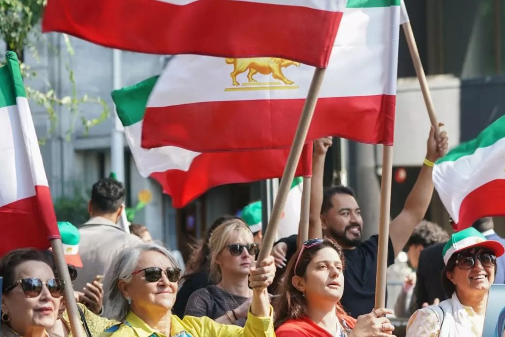 هكذا يُسكت الأميركيون الإيرانيون الموالون لإسرائيل مؤيدي فلسطين