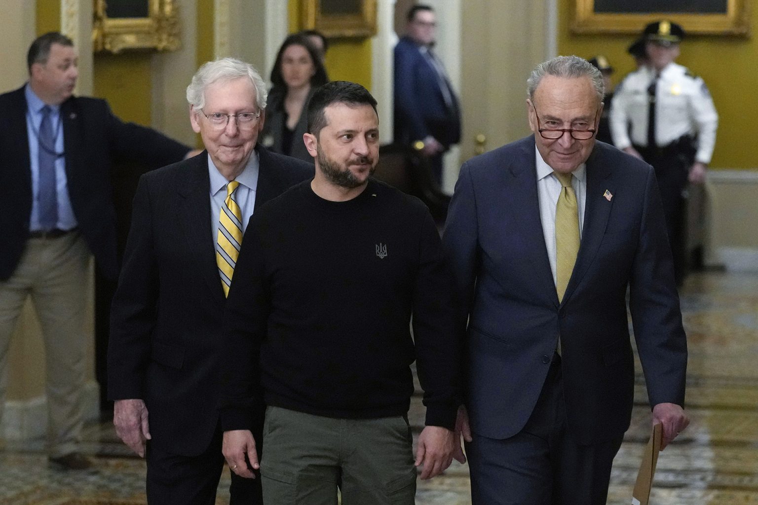 زيلينسكي يبحث عن الدعم في واشنطن والكونغرس يتمنع