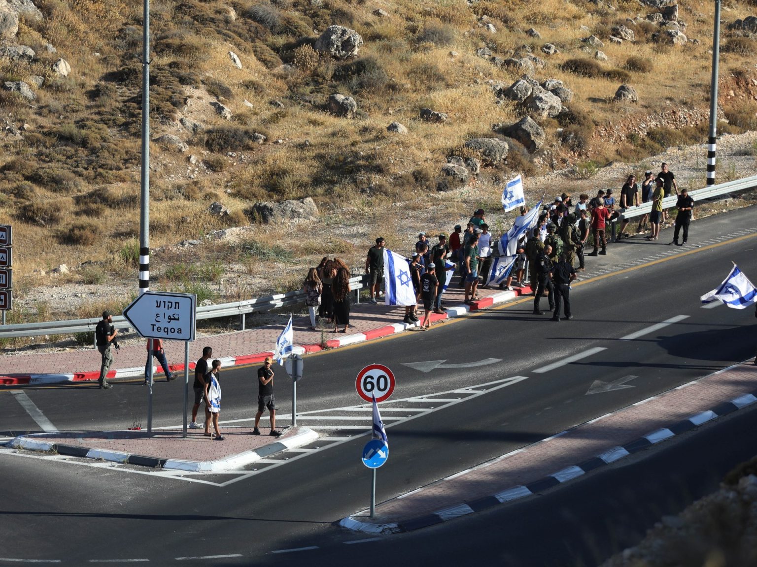 من سلفيت إلى الخليل.. قصص فلسطينيين تحولت أراضيهم إلى جحيم