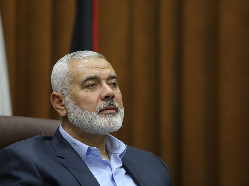 هنية في القاهرة لبحث وقف إطلاق النار بغزة