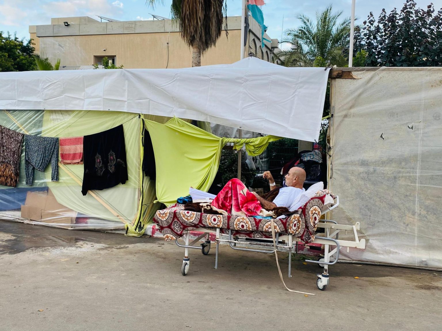 هكذا يعرقل الاحتلال علاج آلاف الجرحى خارج غزة