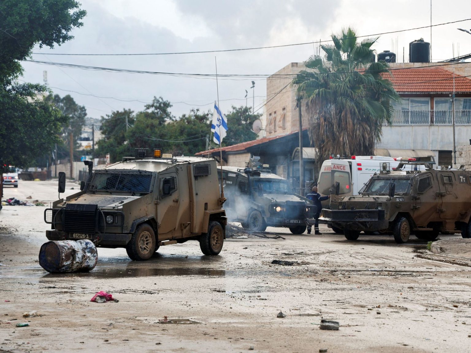 اشتباكات عنيفة بجنين والاحتلال يقتحم مدنا وبلدات عدة بالضفة