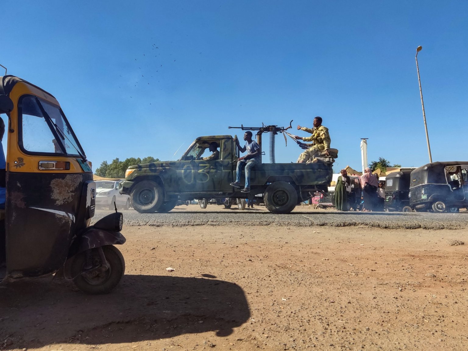 الجيش السوداني يعلن انسحاب قواته من مدينة “ود مدني”