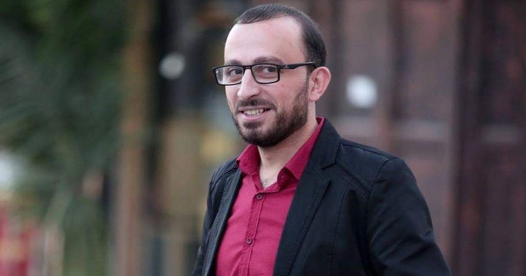 الاحتلال يعتدي على مراسل ومصور الجزيرة في الخليل ويصادر المعدات