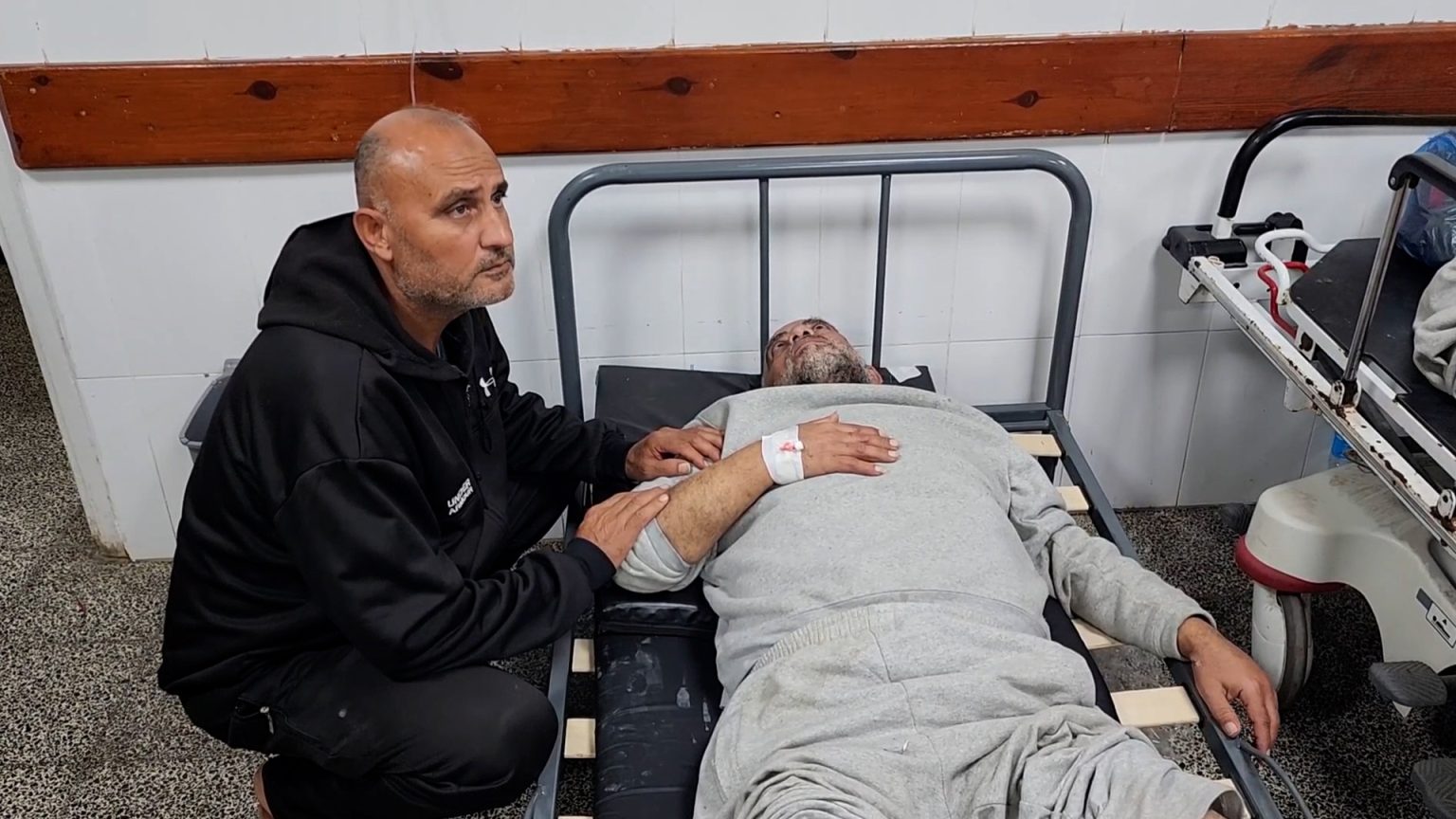 تعرية وتعذيب.. الجزيرة نت توثّق شهادات أسرى غزّيين