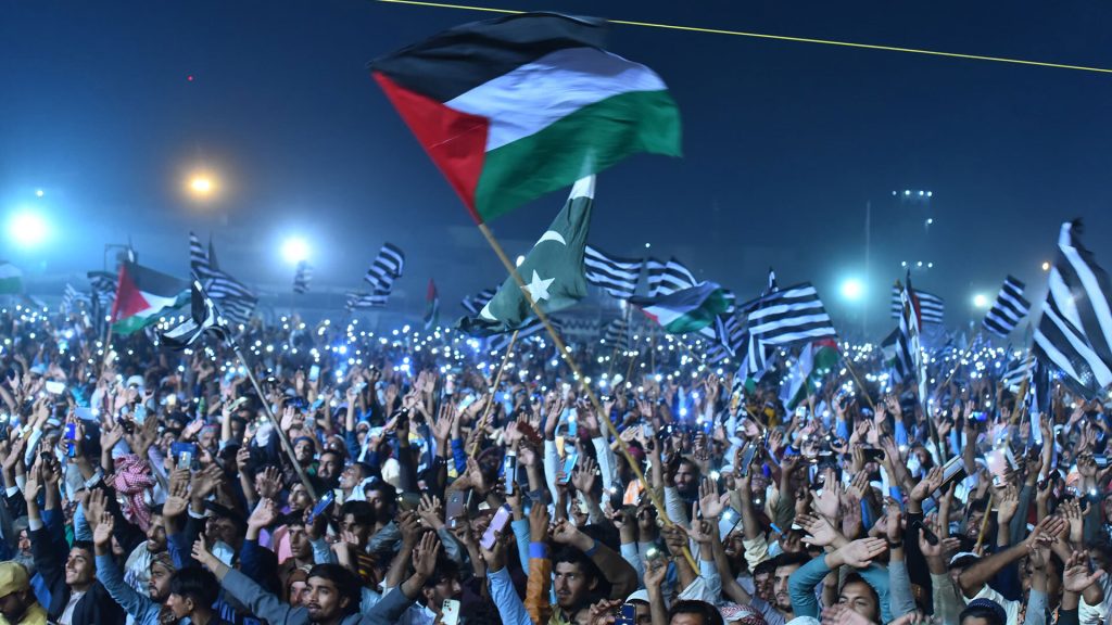 مهرجان حاشد في باكستان رفضا للعدوان الإسرائيلي على غزة