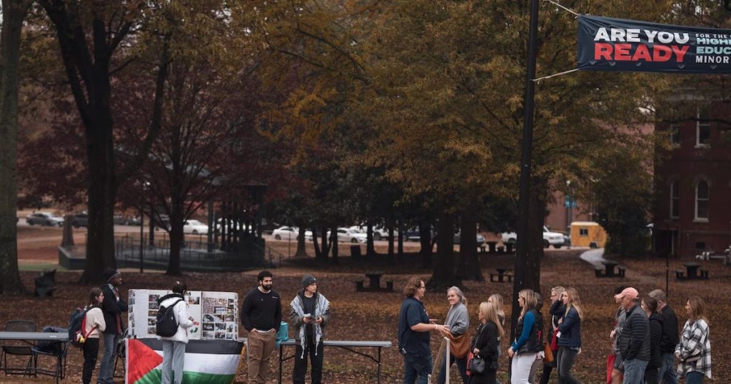 الشباب الأميركي المسلم يحتجون ضد إسرائيل في أماكن غير متوقعة