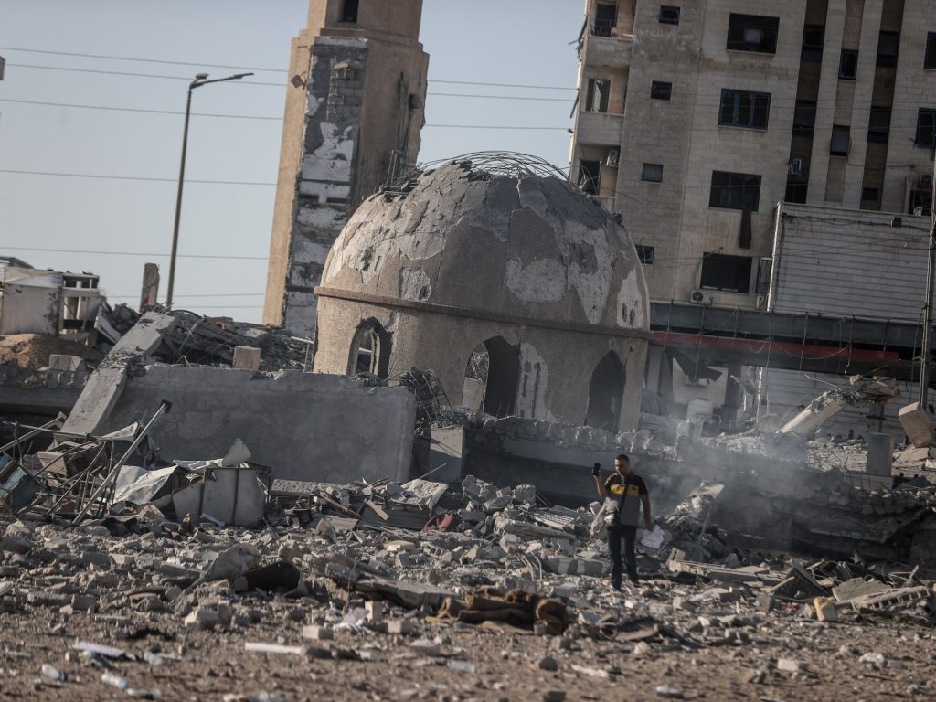 باستهداف المقدسات.. حرب الاحتلال تتجاوز فلسطين