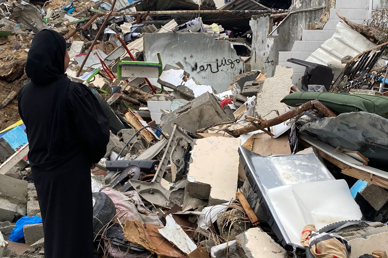 الجزيرة نت توثّق مشاعر الفلسطينيين بعد انسحاب الاحتلال من حي الرمال