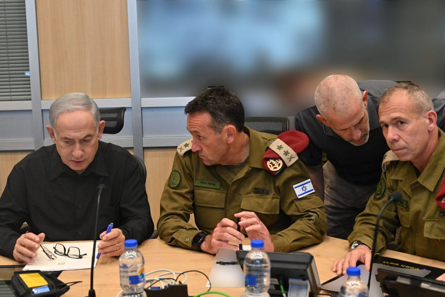 حذرا من “فخ” ينتظره.. رئيس أركان الجيش الإسرائيلي يتجنب جلسات الحكومة