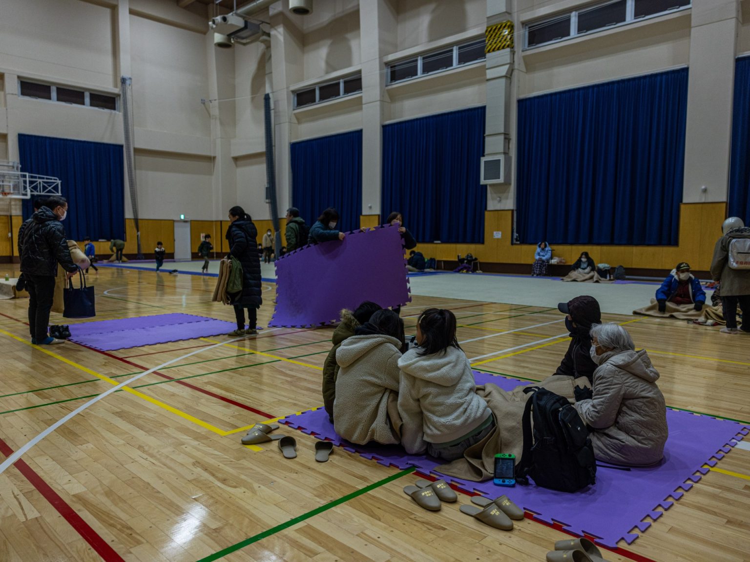 إجلاء 90 ألف شخص من 9 مقاطعات يابانية بعد سلسلة زلازل مدمرة