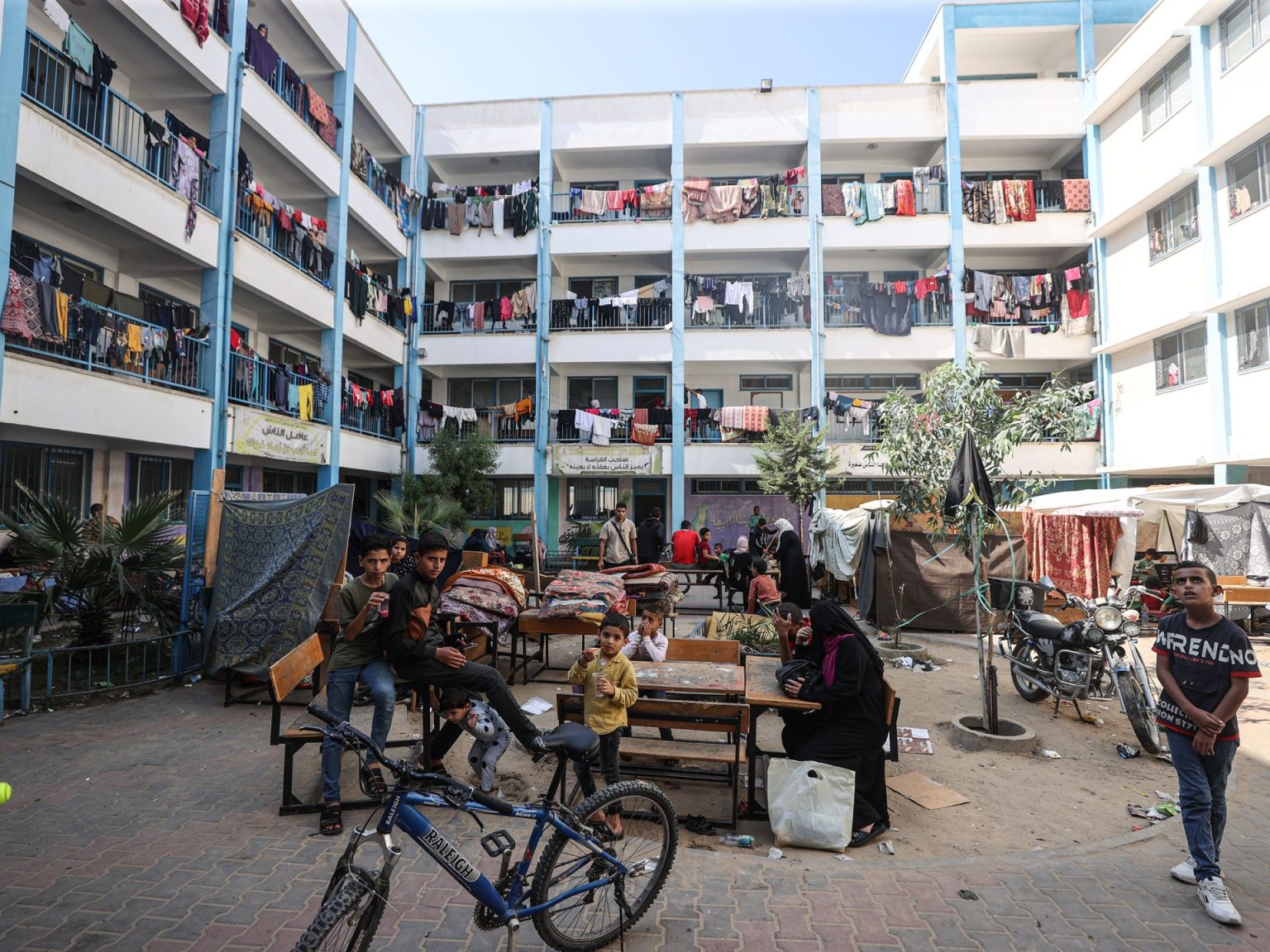 ماذا يعني وقف تمويل أونروا في ظل الحرب على غزة؟