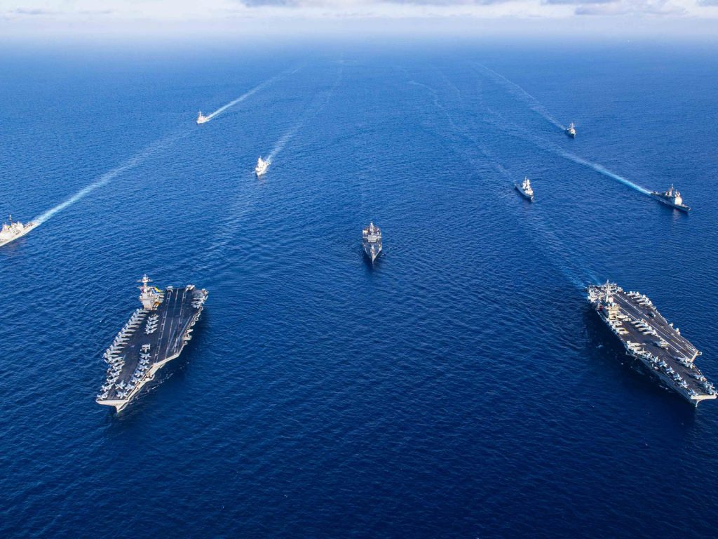 بريطانيا مستعدة للتحرك ضد الحوثيين وحاملة طائرات أميركية تغادر المنطقة