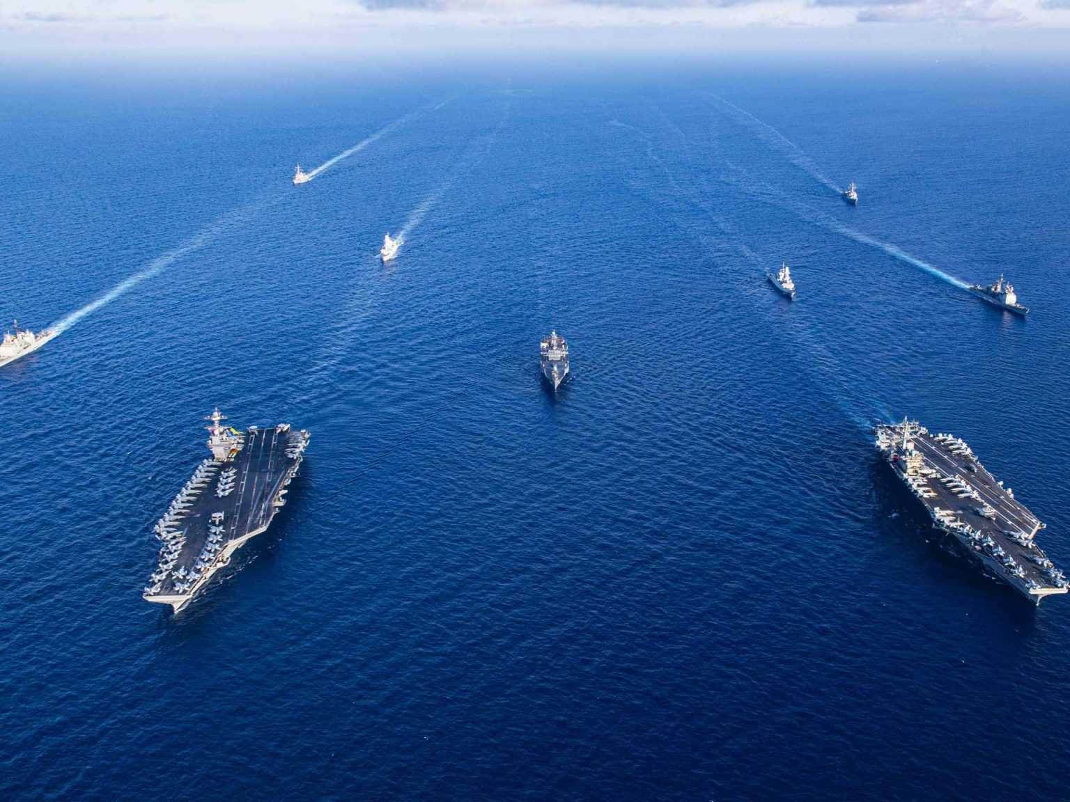 بريطانيا مستعدة للتحرك ضد الحوثيين وحاملة طائرات أميركية تغادر المنطقة