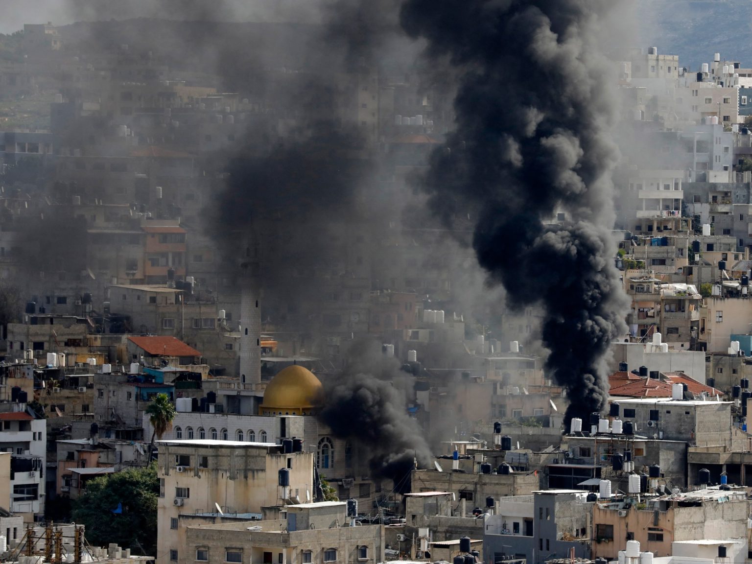 إصابات بقصف إسرائيلي جديد على طولكرم والاحتلال يواصل اعتقالاته بالضفة