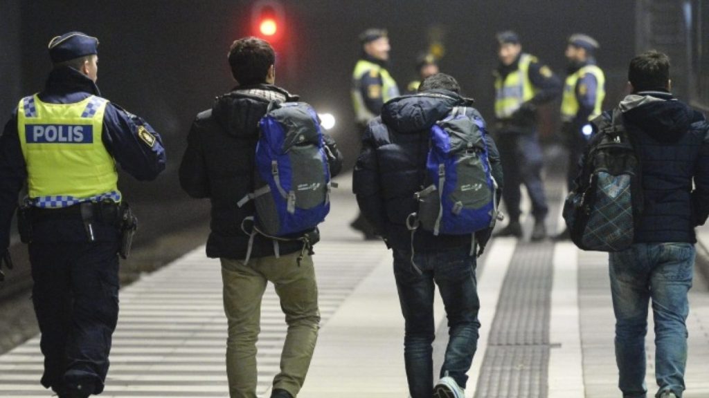 ميديا بارت تغوص في قلب العصابات التي ترهب السويد