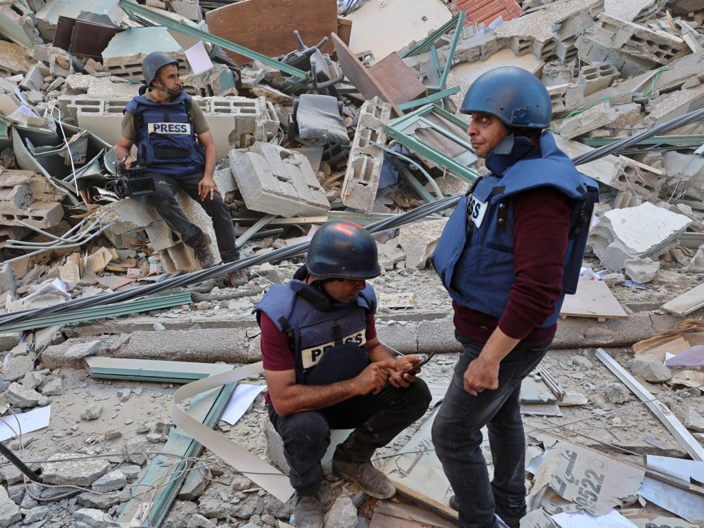 حصانة راندال” ليست بمتناولهم..صحفيو فلسطين يدقون أبواب “الجنائية الدولية