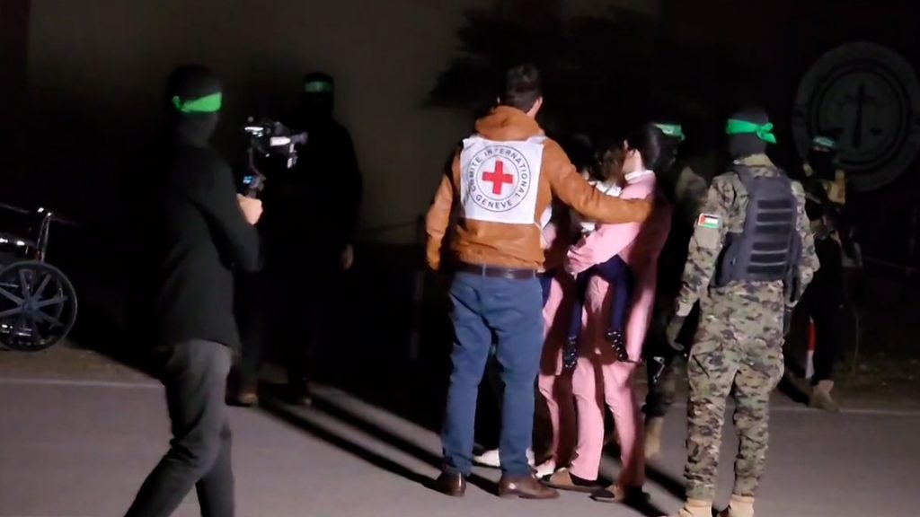 هل باتت صفقة تبادل الأسرى بين حماس وإسرائيل وشيكة؟