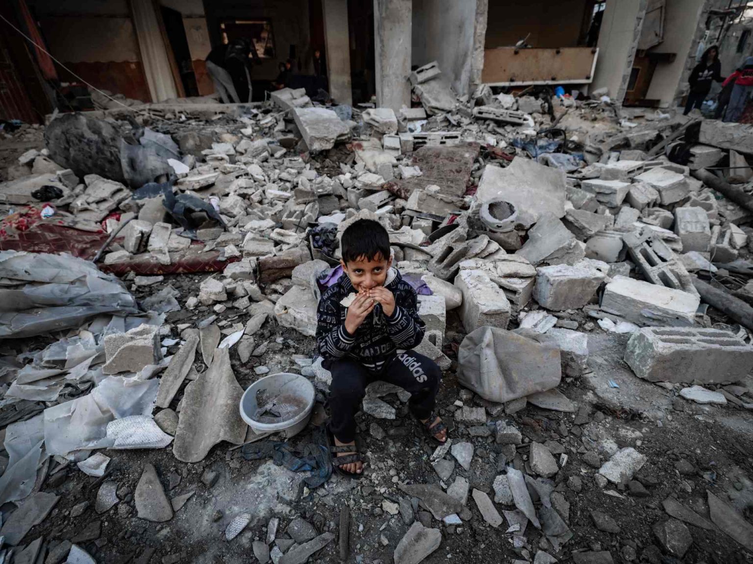 الغارديان: أرقام تكشف حجم المأساة في غزة