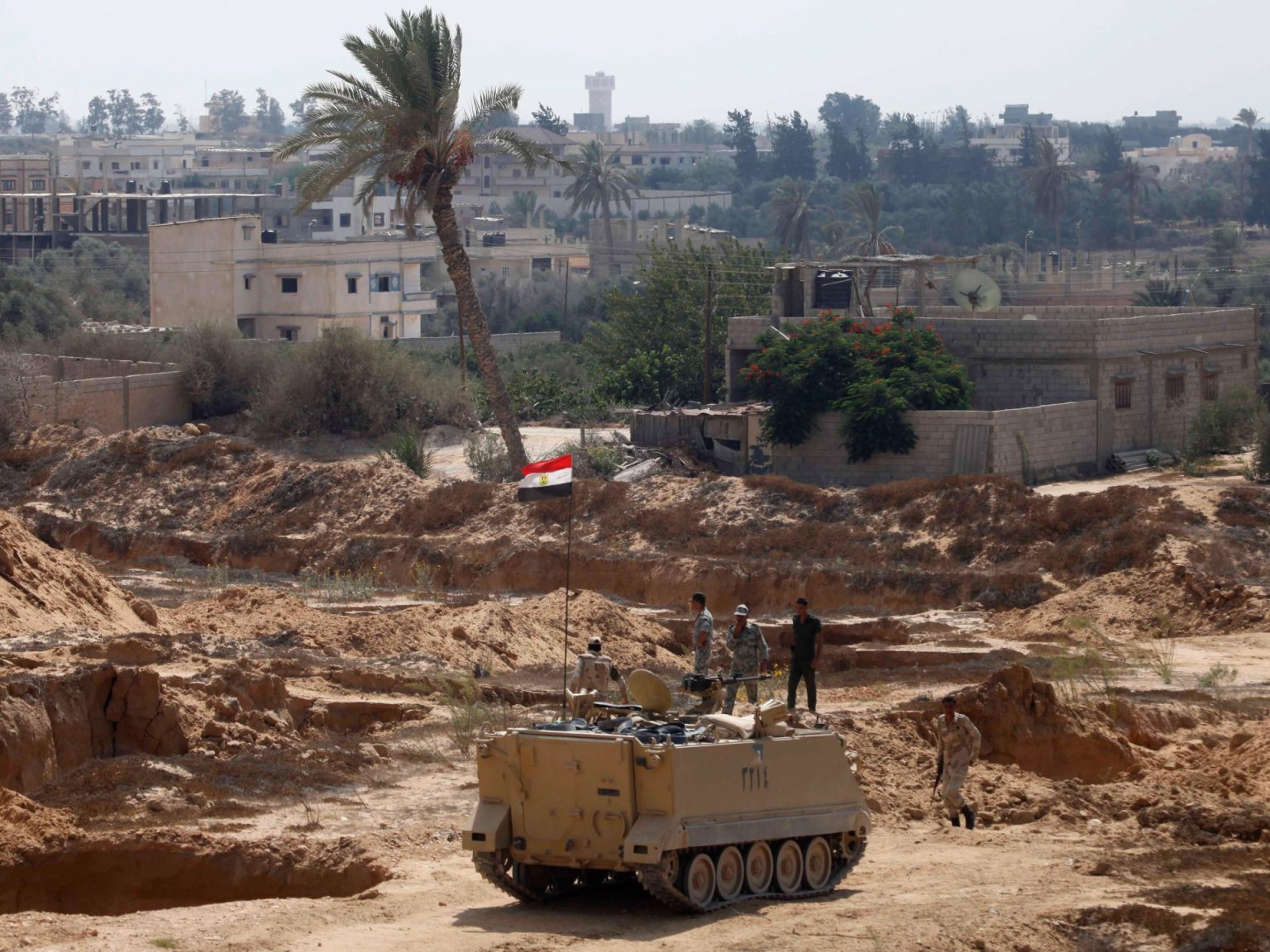 وول ستريت جورنال: إسرائيل أبلغت مصر بخطتها للسيطرة على محور فيلادلفيا