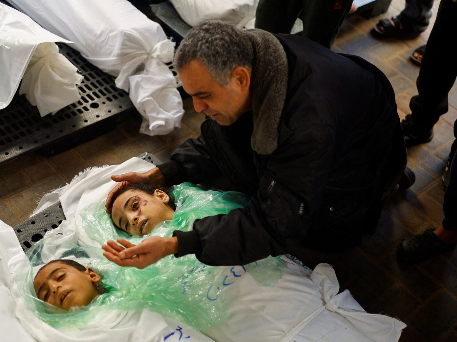 هيرست: مصير العدالة الدولية معلق بالدعوى ضد إسرائيل في “العدل الدولية”