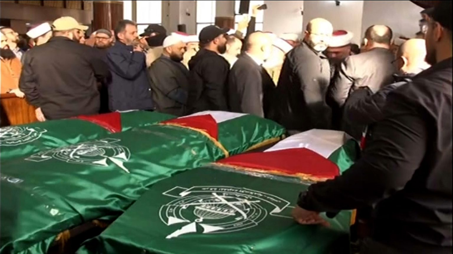 تشييع حاشد للشهيد العاروري ورفاقه في لبنان