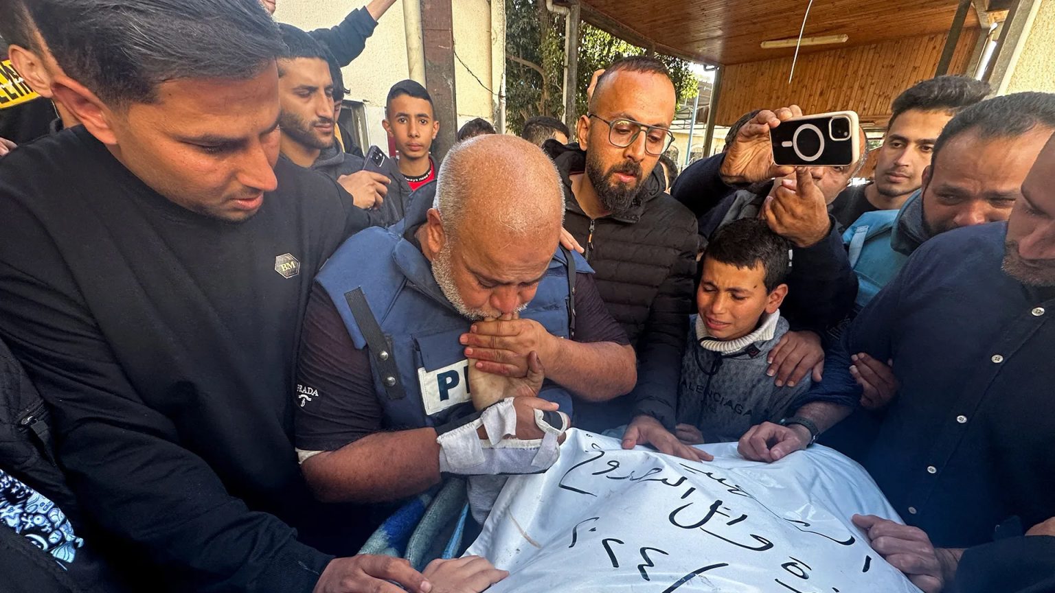 صحف عالمية: قتل الصحفيين يصعّب تقدير حجم الدمار في غزة