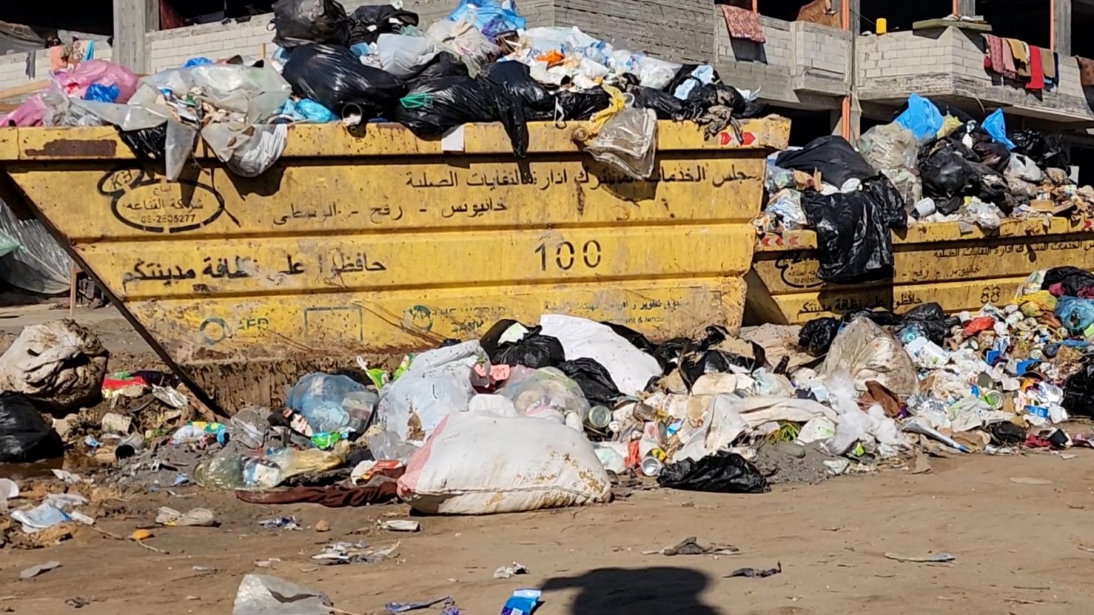 شاهد.. انفجار سكاني وانهيار الخدمات في رفح بسبب الحرب والنزوح