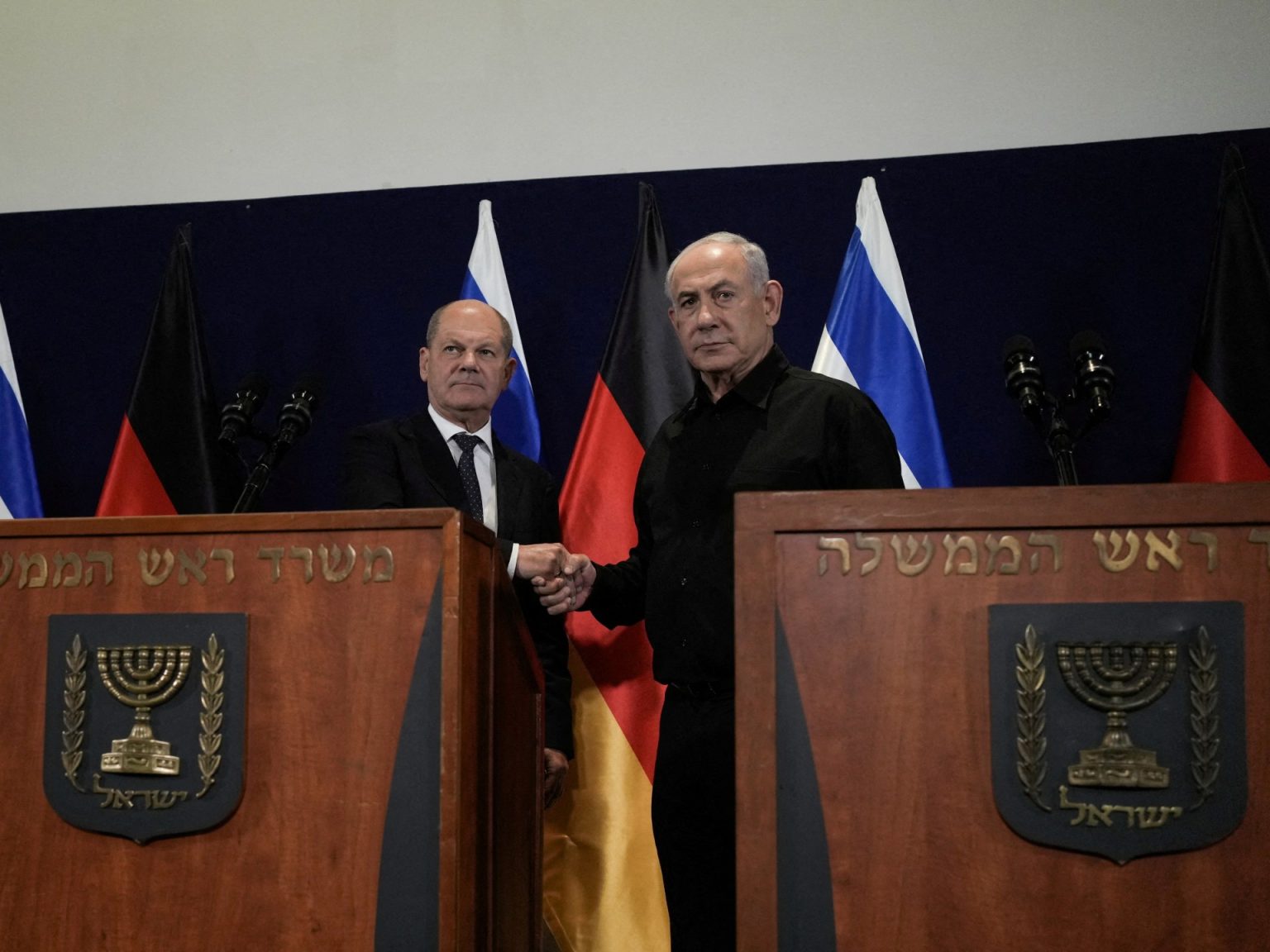 هل خاطرت ألمانيا بعلاقاتها العربية بانحيازها إلى إسرائيل؟