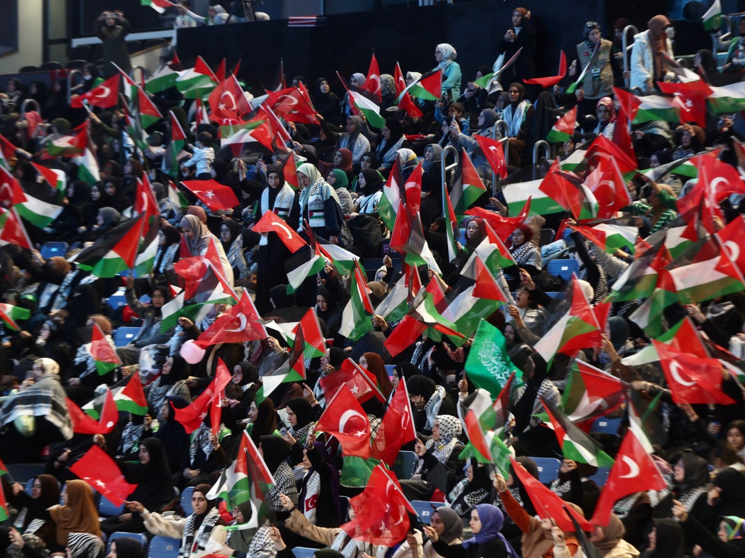 هيئة تركية تشتري سفنا للمشاركة بقافلة الحرية لإغاثة غزة