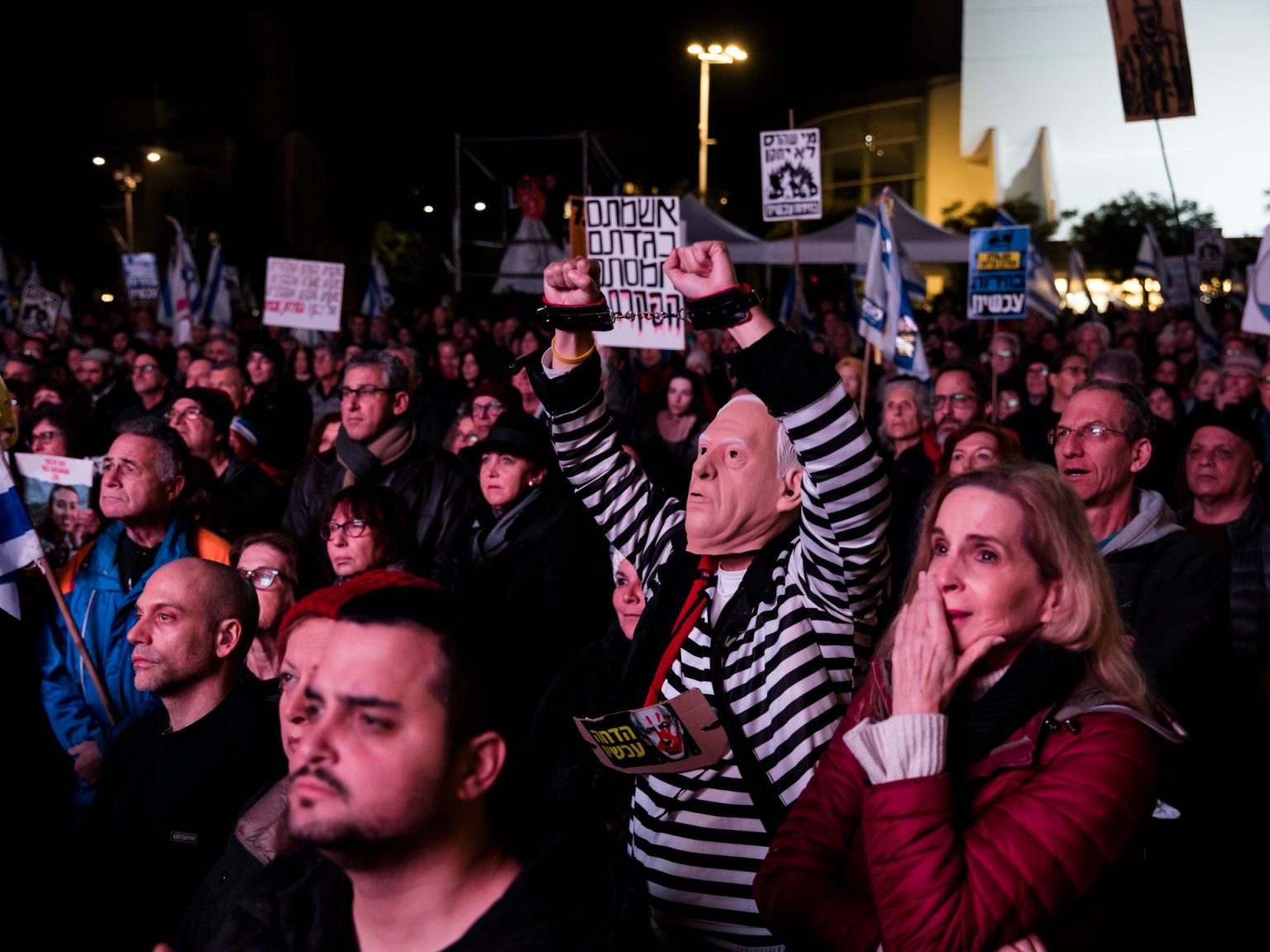 معاريف: هجوم وزراء إسرائيليين على الصفقة الجديدة مع حماس مخطط له