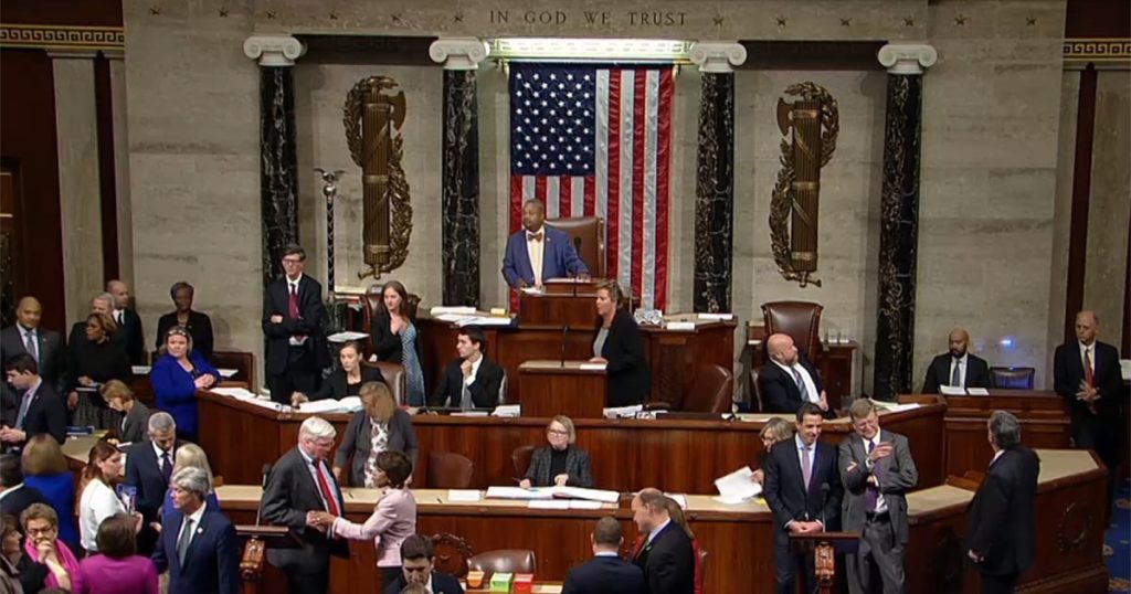 النواب الأميركي يؤيد توسيع حظر دخول مسؤولين فلسطينيين للولايات المتحدة