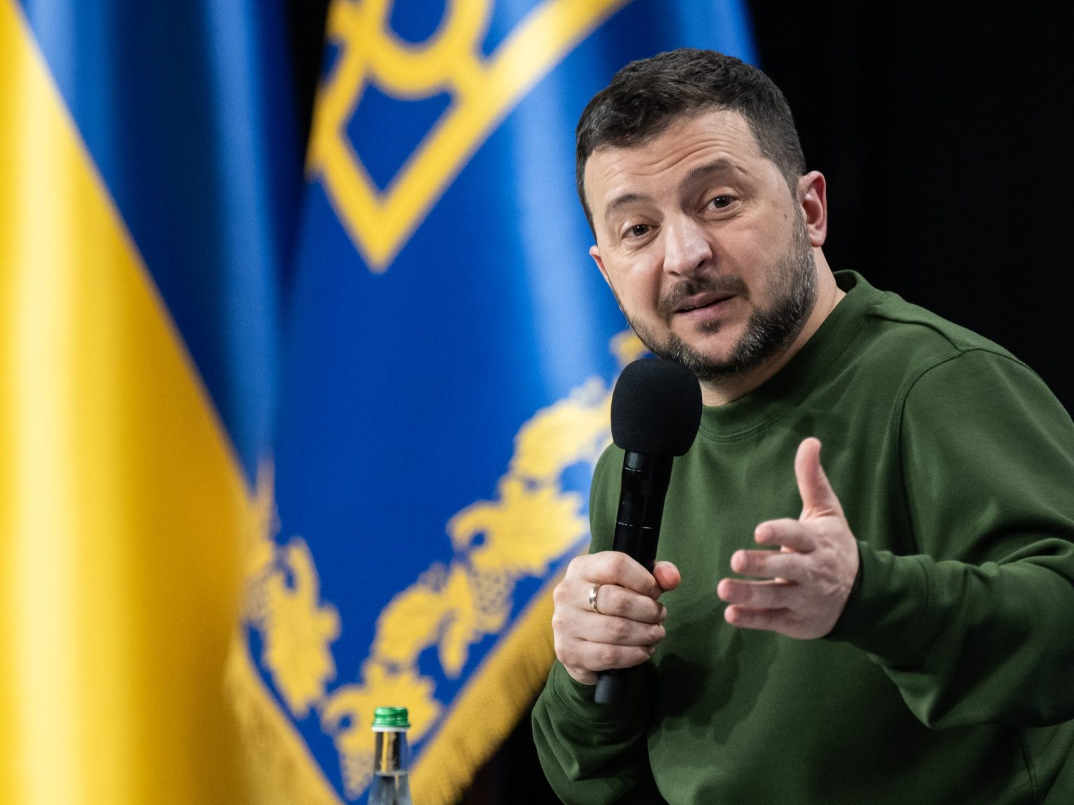 اجتماع في باريس لدعم أوكرانيا والجيش الروسي يعزز مواقعه بمناطق الشرق