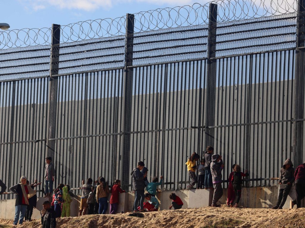 من الحسم إلى الطوفان.. هكذا قدمت غزة تجربتها في مقاومة الحصار