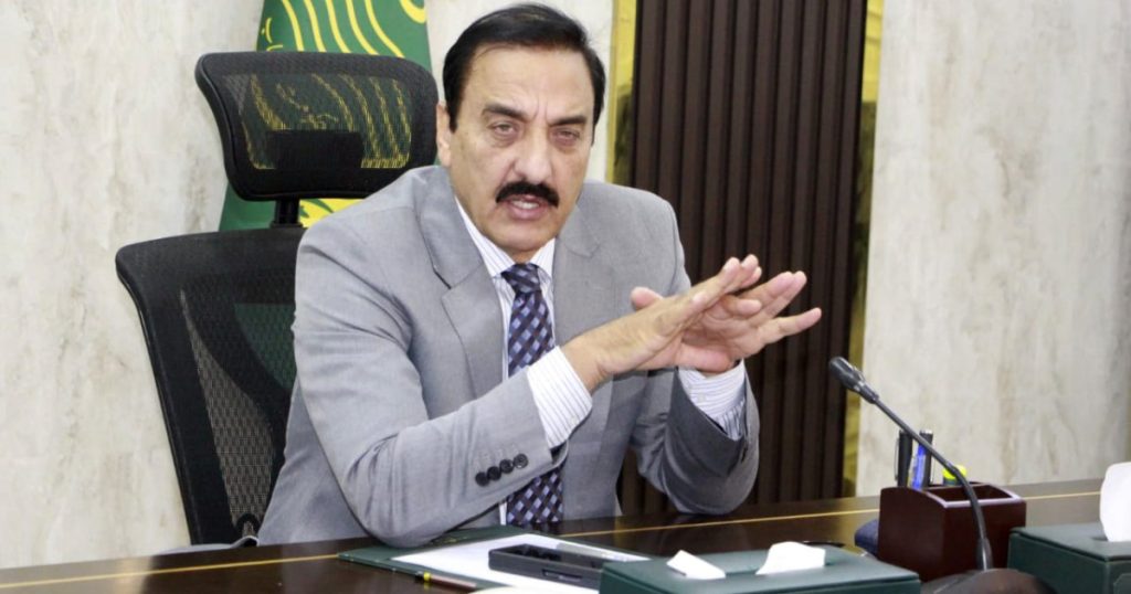 بينما الاحتجاجات تعم باكستان مفوض حكومي يقر بتزوير الانتخابات