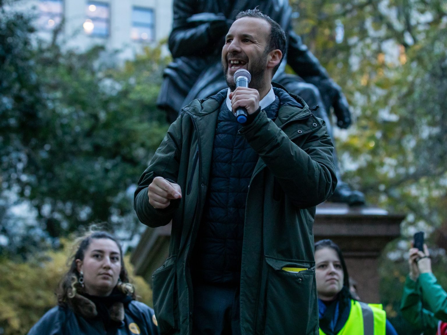 ما تفسير موقف حزب الخضر في بريطانيا المناصر لغزة؟