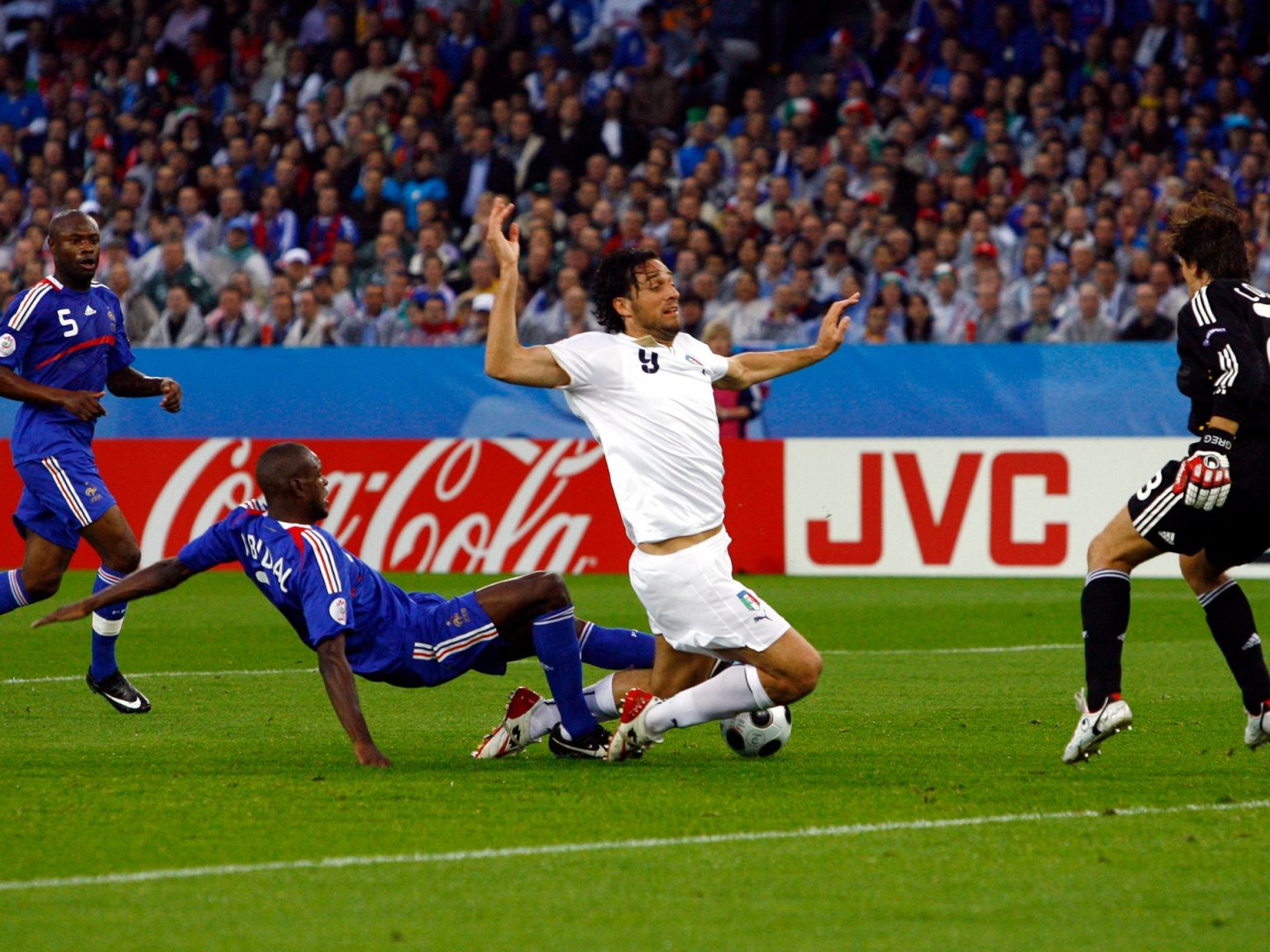 أسرع حالات الطرد في تاريخ كأس أمم أوروبا