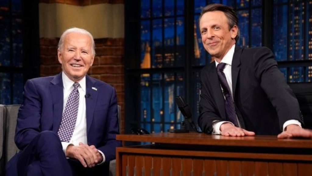 بايدن يسخر من ترامب ويرد على الهواجس بشأن تقدمه في العمر