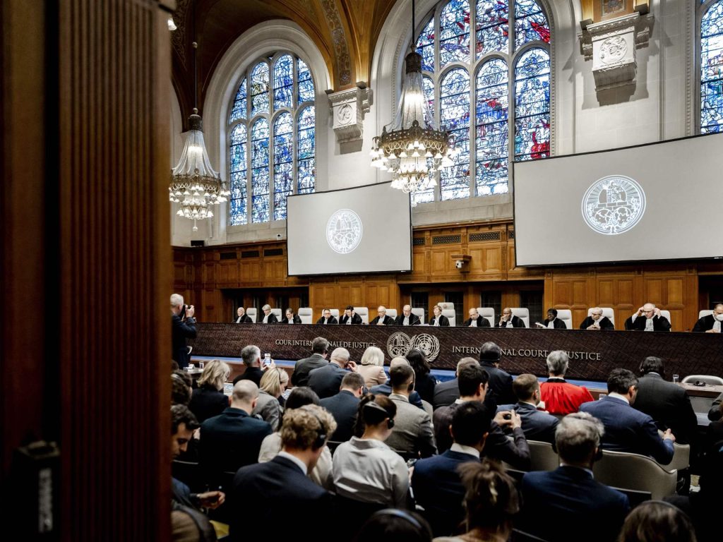 بريطانيا تدافع عن إسرائيل بمحكمة العدل الدولية