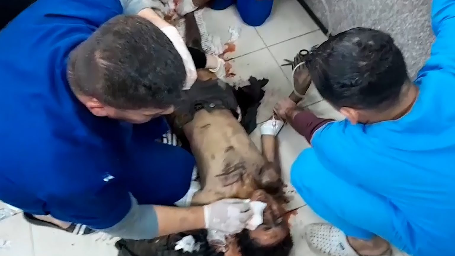 13 مجزرة جديدة في غزة ومستشفى ناصر يخرج عن الخدمة